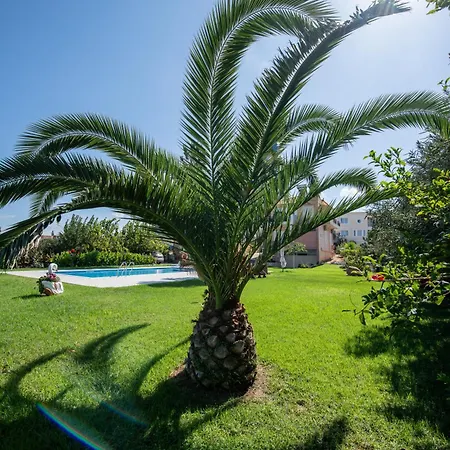 Socrates Holidays Apt. 1 With Pool Near The Апартаменты