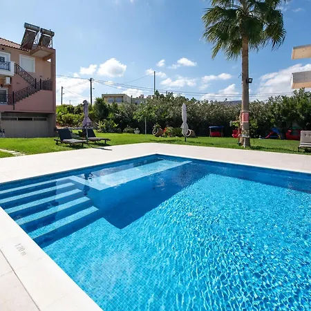 Apartamento Socrates Holidays Apt. 1 With Pool Near The Kamisianá
