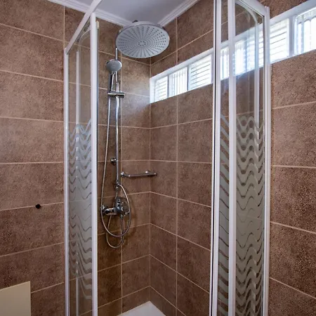 Socrates Holidays Apt. 1 With Pool Near The Апартаменты Камисиана